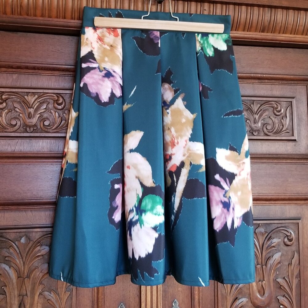 LIKE NEW Chicwish Floral Skirt